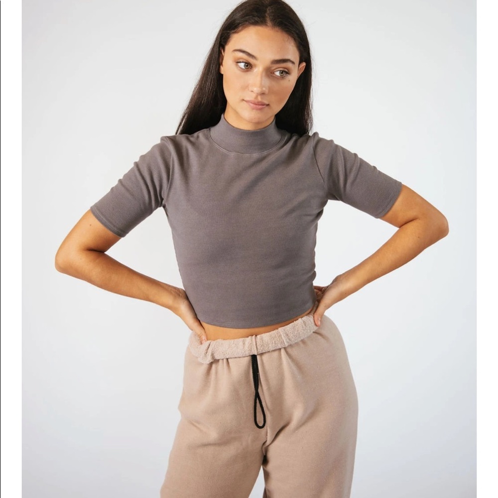 NEVER WORN XL Tribe Kelley Mock Neck Crop